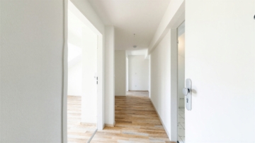 Attraktive Dachgeschosswohnung mit viel Tageslicht in Krefeld Benrad-Nord, 47803 Krefeld, Dachgeschoss