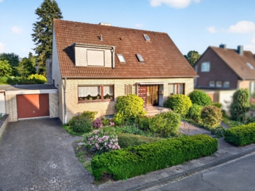 Willich-Schiefbahn: Freistehendes EFH mit Einliegerwohnung & großzügigem Garten, 47877 Willich, Einfamilienhaus
