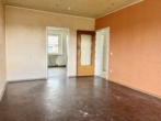 Wohnzimmer - 3-Zimmer-Wohnung mit Perspektive – für Investoren und Macher mit Ideen!