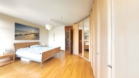 Schlafzimmer - Zuhause auf zwei Ebenen – Maisonette-Wohnung über den Dächern von Krefeld-Fischeln!