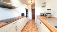 Küche - Zuhause auf zwei Ebenen – Maisonette-Wohnung über den Dächern von Krefeld-Fischeln!