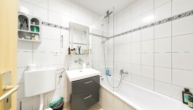 Badezimmer - Krefeld-Fischeln! Charmantes 1-Zimmer-Apartment mit Loggia und EBK
