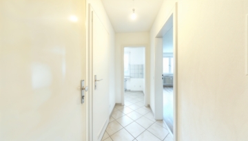 Charmantes Single-Apartment mit Loggia, 47798 Krefeld, Etagenwohnung