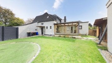 Charmantes Reiheneckhaus von 1922 – teilsaniert, mit Kaminofen, Garten und Garage, 47804 Krefeld, Reiheneckhaus